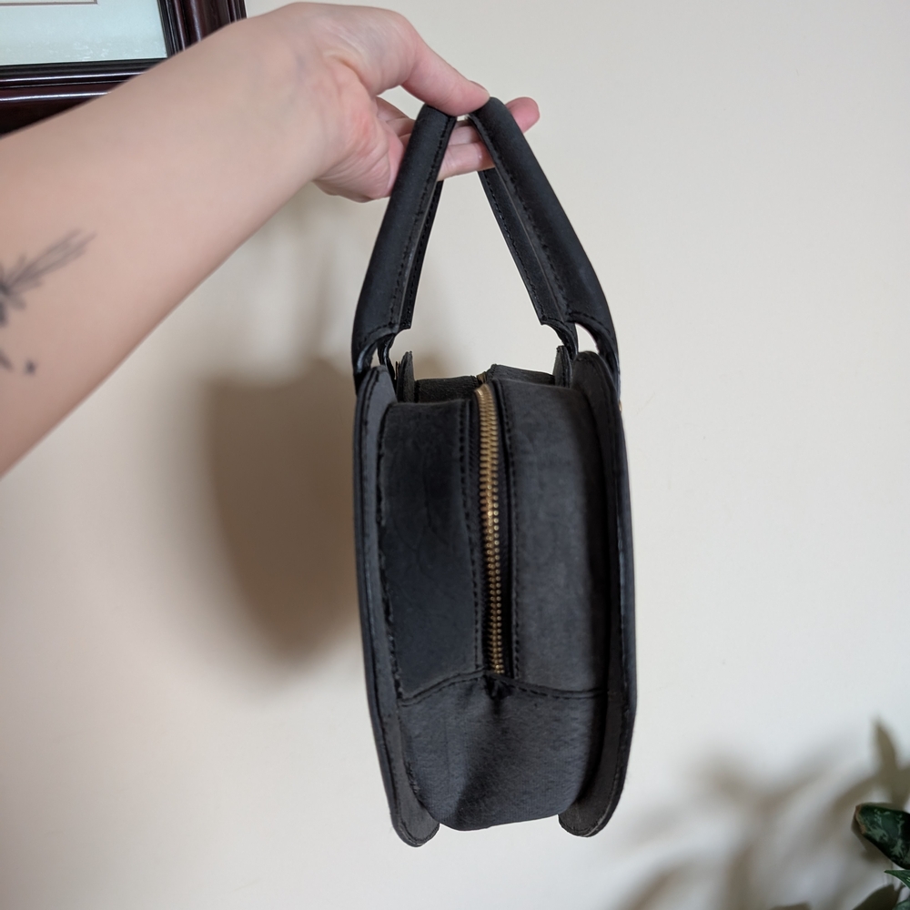Vivienne Westwood Black Heart Crossbody Bag - Modified Exterior - Picture 12 of 17